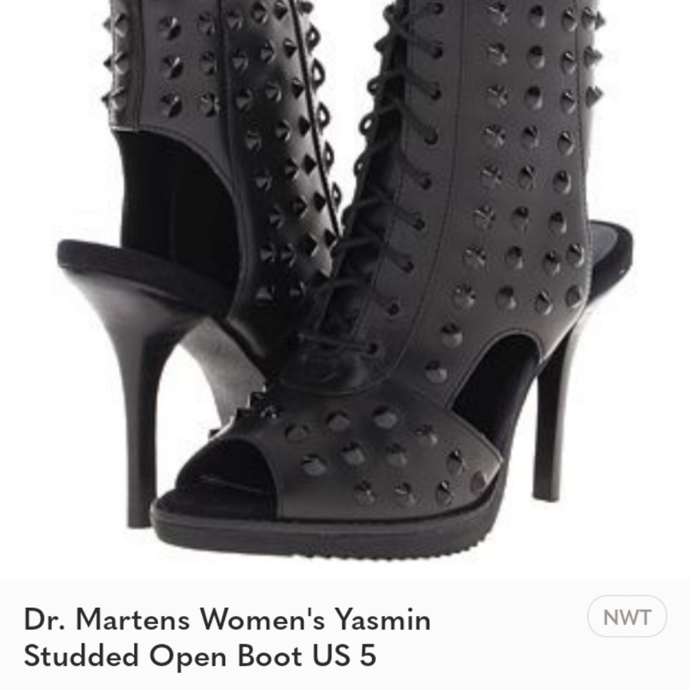 NOT FOR SALE TRYING TO LOCATE THESE SHOES